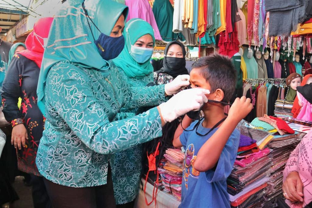 TP PKK Gebrak Masker dan Sembako di Mandau